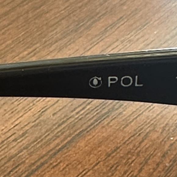 QUAY Australia Black Rectangular Sunglasses Brown Lenses Minimalist - Picture 9 of 10